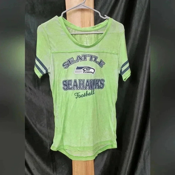 Seattle Seahawk junior size large scoop neck Seattle Seahawk tee - Picture 1 of 6